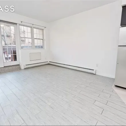 Image 5 - 27-57 Crescent Street, New York, NY 11102, USA - Apartment for rent