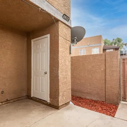 Image 2 - 6911 West Devonshire Avenue, Phoenix, AZ 85033, USA - House for sale