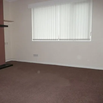 Image 4 - Edinburgh Road, Hoyland, S74 9PL, United Kingdom - Duplex for rent