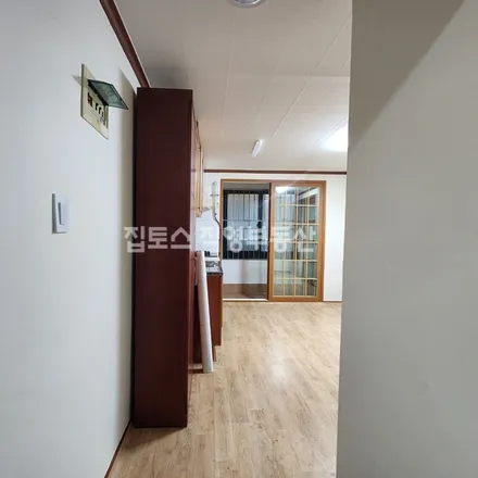 Rent this studio apartment on 서울특별시 강남구 역삼동 685-27