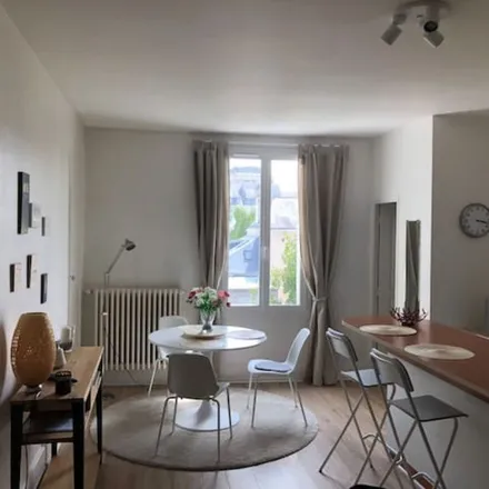 Image 2 - 29 Avenue André Malraux, 37000 Tours, France - Apartment for rent