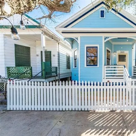 Rent this 2 bed house on 2063 Avenue O ½ in Galveston, TX 77550
