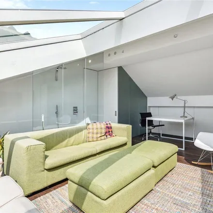 Rent this 3 bed apartment on 94 Westbourne Terrace in London, W2 6QS