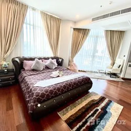 Rent this 5 bed apartment on Embassy of the Republic of Korea in Thiam Ruam Mit Road, Huai Khwang District