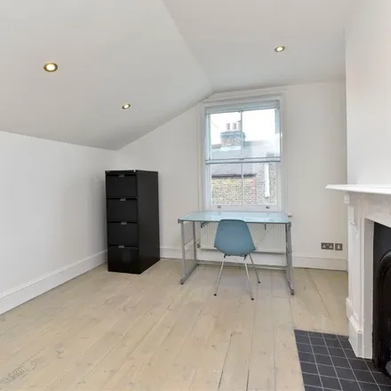 Rent this 5 bed apartment on Winsham Grove in London, SW11 6ND