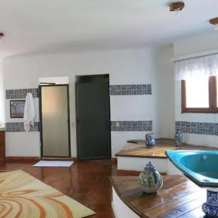 Buy this 5 bed house on Calle Cenzontle in Las Canteras, 62760 Jiutepec