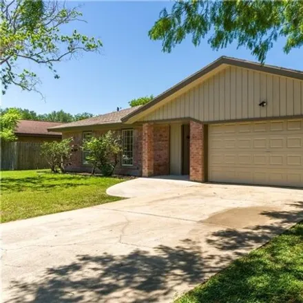 Image 2 - 6231 Wimbledon Drive, Corpus Christi, TX 78415, USA - House for sale