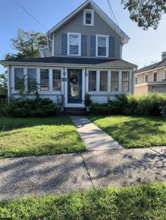 Buy this studio house on 148 East Groveland Avenue in Somers Point, NJ 08244