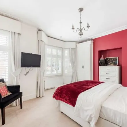 Image 2 - Claxton Grove, London, W6 8HF, United Kingdom - Apartment for rent