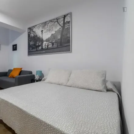 Rent this 5 bed room on Carrer de Godofred Ros in 46005 Valencia, Spain