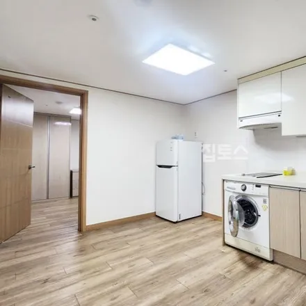 Rent this 1 bed apartment on 서울특별시 관악구 봉천동 899-12