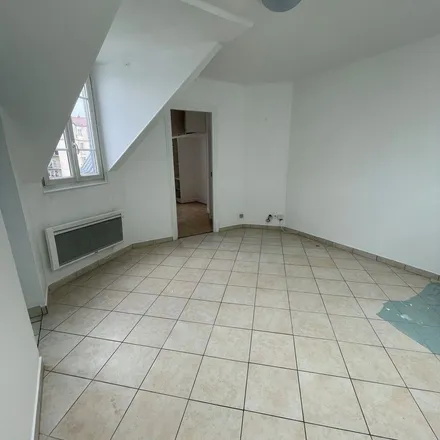 Rent this 2 bed apartment on 1 Rue Paul Verlaine in 94410 Saint-Maurice, France