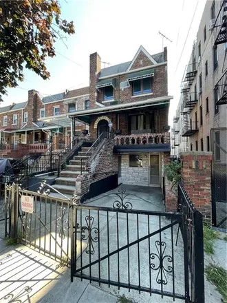 Image 1 - 6405 16th Avenue, New York, NY 11204, USA - Townhouse for sale