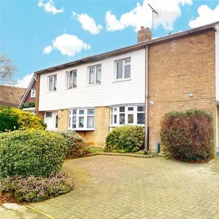 Image 1 - Sparrows Herne, Basildon, SS16 5EX, United Kingdom - Duplex for sale