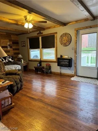 Image 3 - 898 Huggins Drive, Williamstown, Wood County, WV 26187, USA - House for sale
