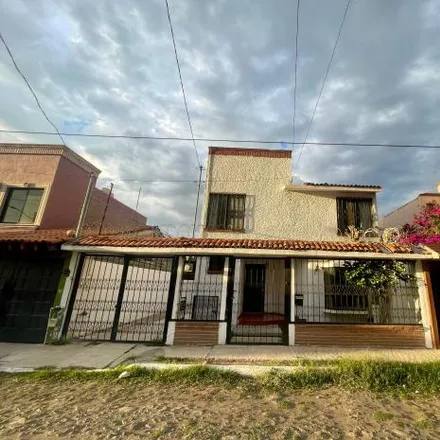 Rent this 3 bed house on Calle Epigmenio González 105 in Delegación Centro Histórico, 76158 Querétaro
