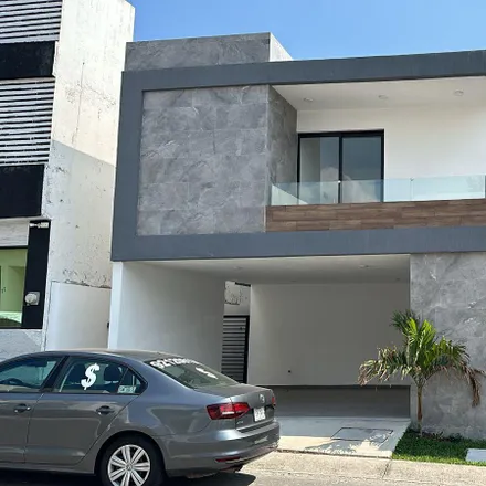 Buy this studio house on Calle Lomas del Valle in 95264, VER