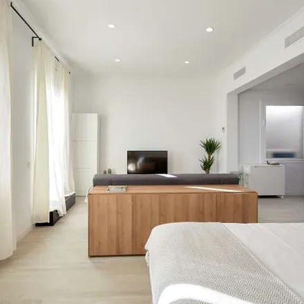 Rent this 1 bed apartment on Syra Coffee in Ronda de la Universitat, 10