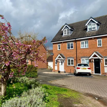 Rent this 3 bed duplex on Pickering Way in Cheshire East, CW5 7RE