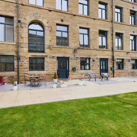 Rent this 2 bed apartment on Masons Mill in Salts Mill Road, Baildon