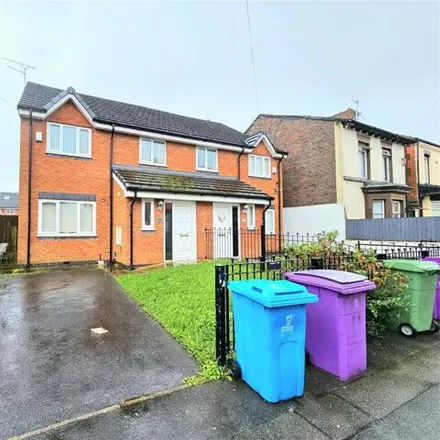 Buy this 4 bed duplex on Edge Grove in Liverpool, L7 0HW