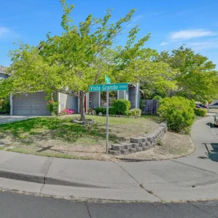 Image 4 - 2455 Vista Grande, Fairfield, California, 94534 - House for sale