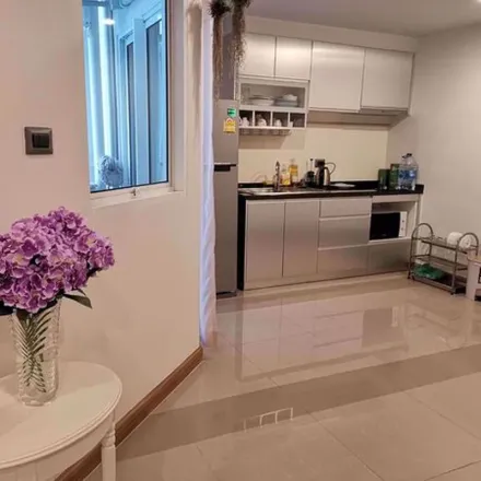Rent this 2 bed apartment on Thiam Ruam Mit Road in Huai Khwang District, 10310