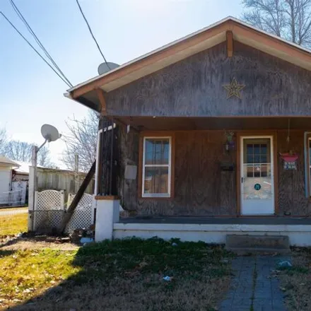 Image 1 - 1395 North 13th Street, Rowlandton, Paducah, KY 42001, USA - House for sale