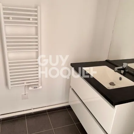 Rent this 4 bed apartment on 13 Rue Henri Etlin in 92360 Meudon, France