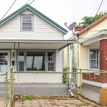 Buy this 2 bed house on 1472 S 9th St in Louisville, Kentucky