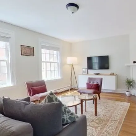 Buy this 2 bed apartment on #b,150 Everit Street in Whitney Avenue Historic District, New Haven