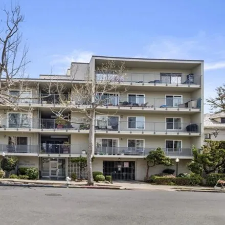 Buy this 2 bed condo on 424 Staten Avenue in Oakland, CA 94606