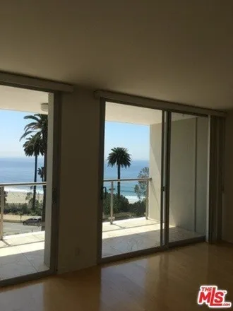 Image 2 - 206 Ocean Avenue, Santa Monica, CA 90402, USA - Apartment for rent