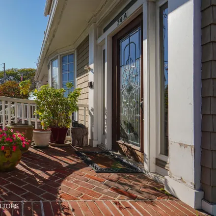 Image 3 - Sea View Optical, 75 West Front Street, Red Bank, NJ 07701, USA - Loft for sale