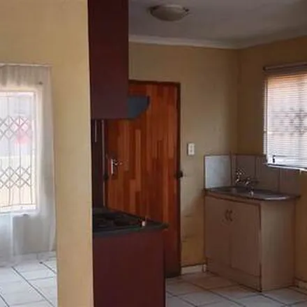 Image 5 - Ann Road, Clayville, Gauteng, 1666, South Africa - Apartment for rent