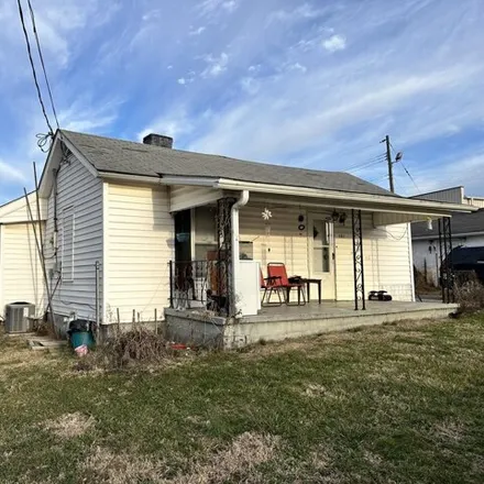 Buy this 2 bed house on 592 Ashland Avenue in Richmond, KY 40475