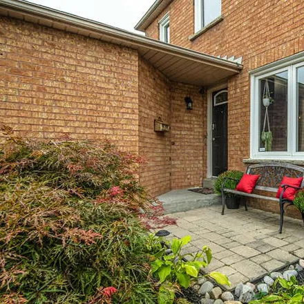 Image 3 - 10 Woodstone Place, Whitby, ON L1R 1S8, Canada - House for sale