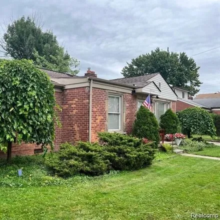 Image 3 - 27780 Ursuline Street, Saint Clair Shores, MI 48081, USA - House for sale