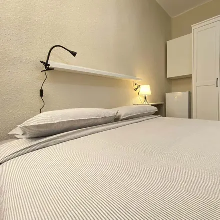 Rent this 5 bed room on Calle de Sierra Carbonera in 14, 28053 Madrid