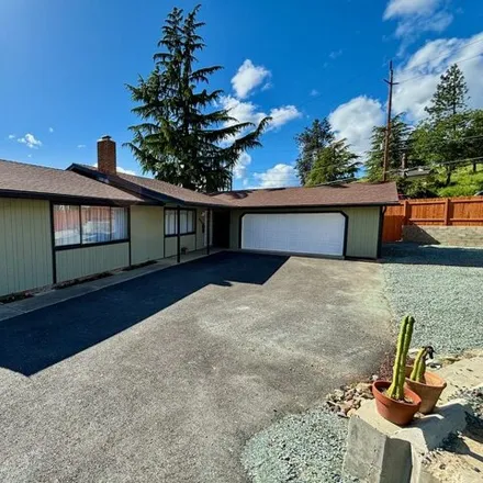 Buy this 2 bed house on 363 Northeast Hillcrest Drive in Grants Pass, OR 97526