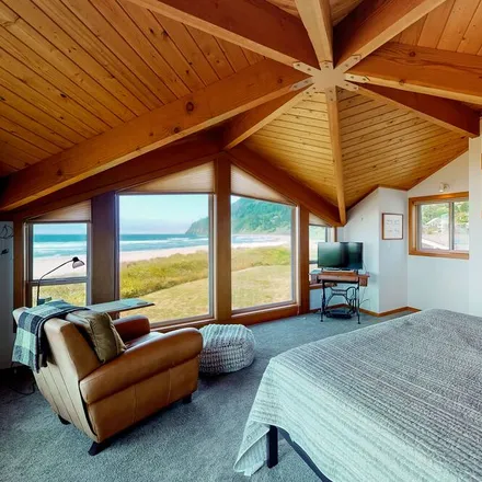 Rent this 3 bed house on Neahkahnie Beach