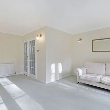 Rent this 4 bed townhouse on Trinity Catholic High School (upper school) in Mornington Road, London