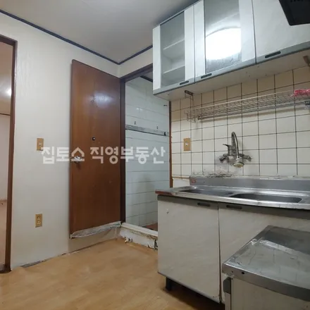 Rent this studio apartment on 서울특별시 관악구 봉천동 715-69