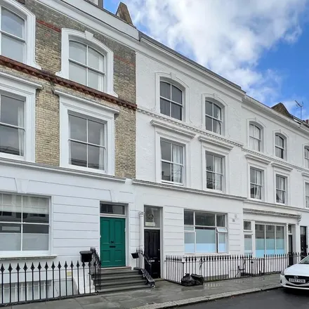 Rent this studio apartment on 80 Ifield Road in London, SW10 9AR