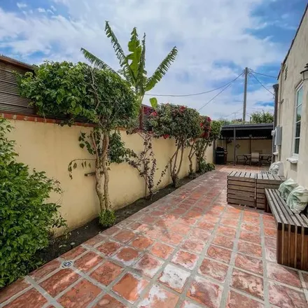 Image 8 - Aish HaTorah, South Doheny Drive, Los Angeles, CA 90211, USA - Apartment for rent