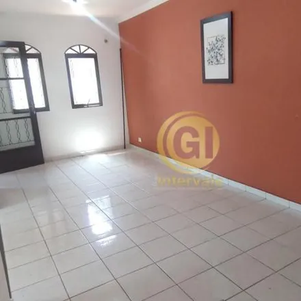 Rent this 3 bed house on Rua 04 in Parque Califôrnia, Jacareí - SP