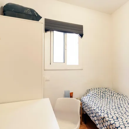 Rent this 5 bed room on Carrer de Sant Feliu de Guíxols in 240, 08001 Barcelona