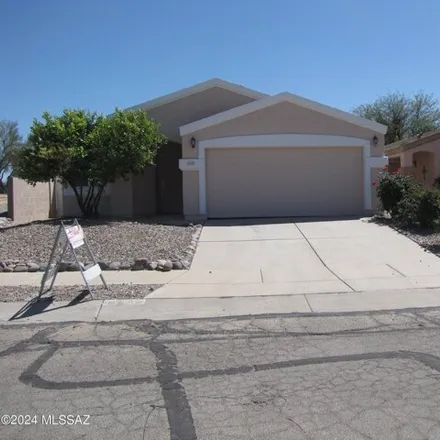 Rent this 3 bed house on Mesquite Elementary School in 9455 East Rita Road, Tucson