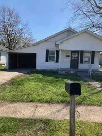 Buy this 3 bed house on 825 Lake Street in Sikeston, MO 63801