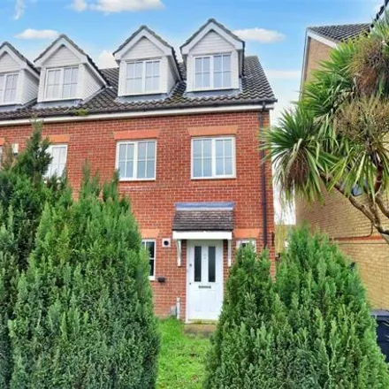 Buy this 3 bed house on Guernsey Walk in Ashford, TN24 9LW